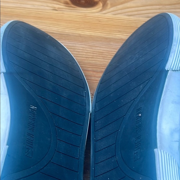 Ben Sherman Black and White Chukka Boots with Minimalist Design - Picture 12 of 16